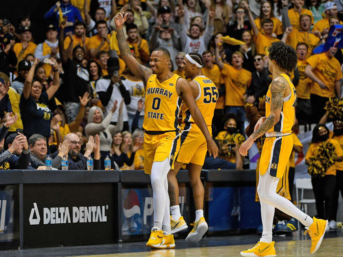 Murray State's KJ Williams waves to fans
